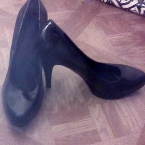 NINE WEST BLACK LEATHER HEELS